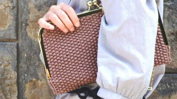 Коледен базар с ръчно изработени продукти