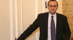 Димитров: Не е честно да се вдига цената на тока 