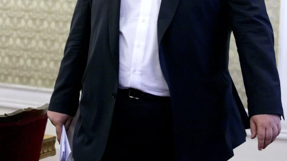 Пеевски ще се сдобие с до 50% от "Техномаркет"