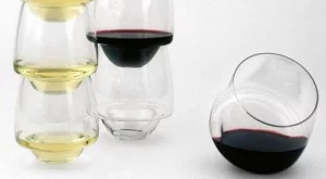  Чаша за вино не се разлива