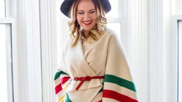 Направи си сама: Жилетка-пончо от одеяло