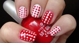 Маникюр на точки с лепенка за рани