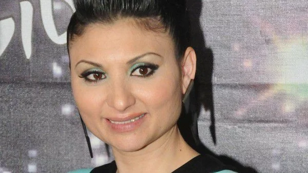 Софи Маринова е бременна от 21-годишен