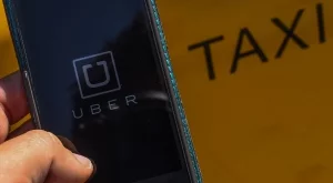 Глобиха Uber с 20 млн. долара, подвеждала шофьорите