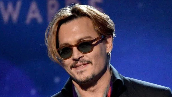 Джони Деп купи гол портрет Кейт Мидълтън