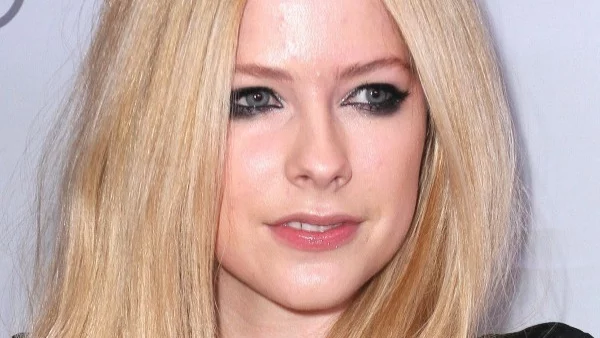 Аврил Лавин се завърна след тежко боледуване