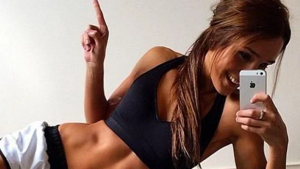 Момичето, което се превърна във фитнес сензация в интернет