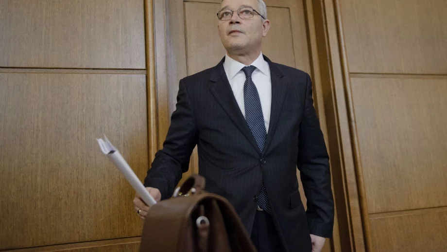 Обвиняемият за КТБ Цветан Гунев съди прокуратурата и Народното събрание