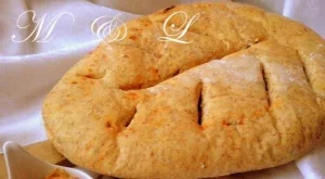 Фугас със сушени домати и пикантно масло