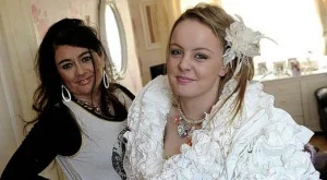 Булчинска рокля  от тоалетна хартия