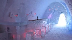 Българин направи леден бар в Лапландия 