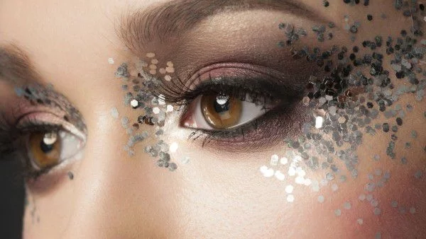 Блестящ грим за новогодишната нощ