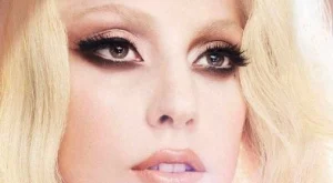 Лейди Гага рекламира козметика