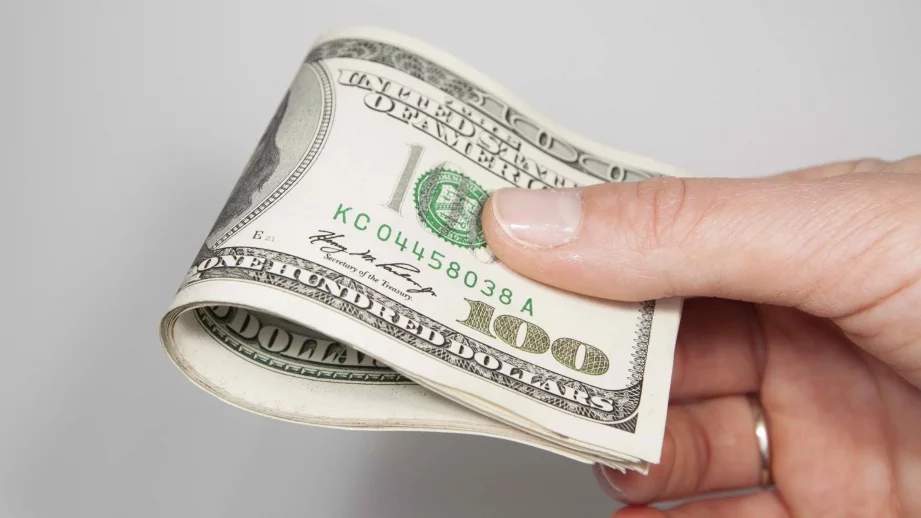 Оптимизмът около Тръмп не спира и доларът продължава да расте