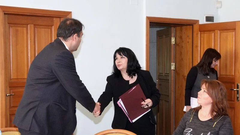 Петкова обещава резултат от преговорите с американските централи до март