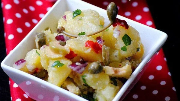 Картофена салата с маслини