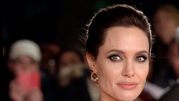 Анджелина Джоли уволни бавачката си заради ревност