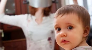 Гневно писмо до мъжете, чиито жени са по цял ден у дома с детето