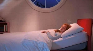 Умно легло следи децата, докато спят