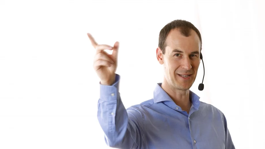 Роберт Ролих: Финансовата индустрия гледа да не печели за Вас, а за себе си