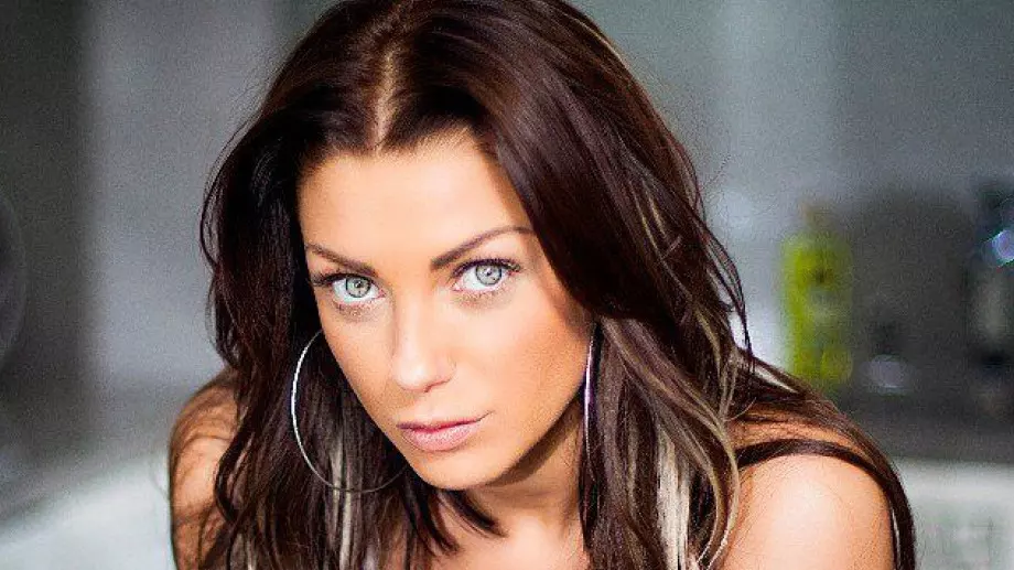 Мартин Елвиса шокира публиката, ето какво призна за Емануела (ВИДЕО)