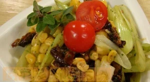 Салата от праз и царевица