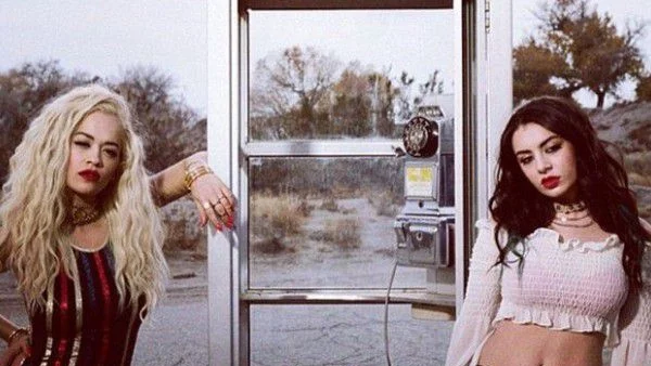 Рита Ора и Charli XCX с общо парче