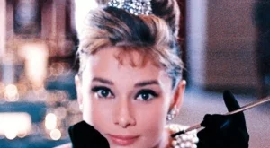 Прическа като на Одри Хепбърн от "Закуска в Тифани“ 