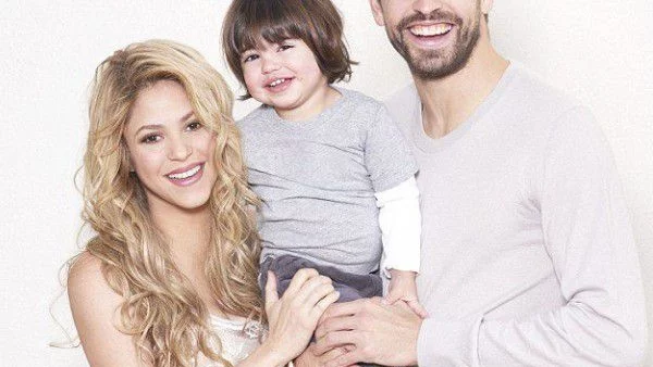 Бременната Шакира и Пике събират пари за бедни деца