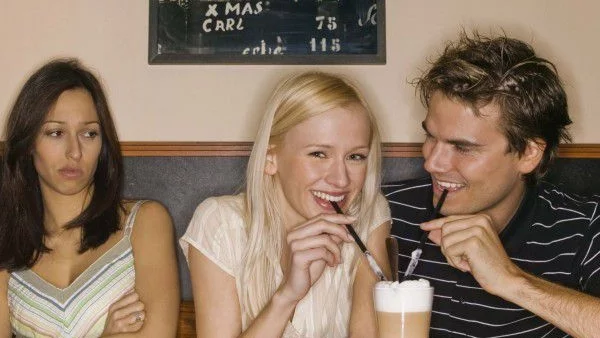 Защо ревнуваме от приятелите?