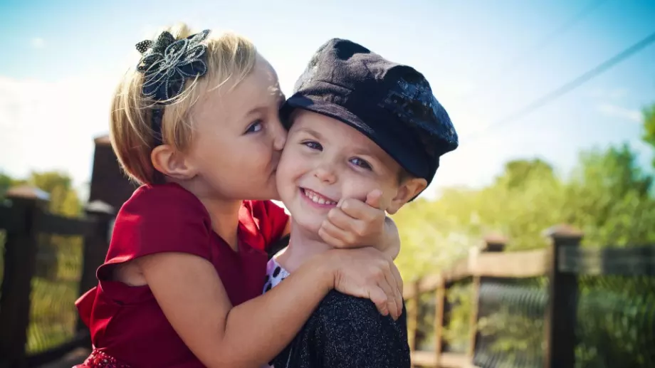 Деца споделят какво за тях е любовта