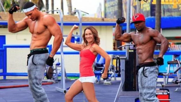 Жената, която вдига тежести с вагината си