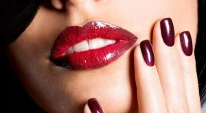 3 идеи за маникюр в цвят марсала 