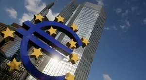ЕЦБ няма да спира своите стимулиращи финансови политики   