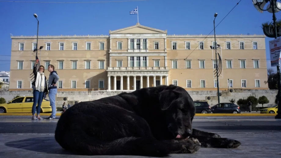 Гръцките депутати одобриха третата спасителна програма