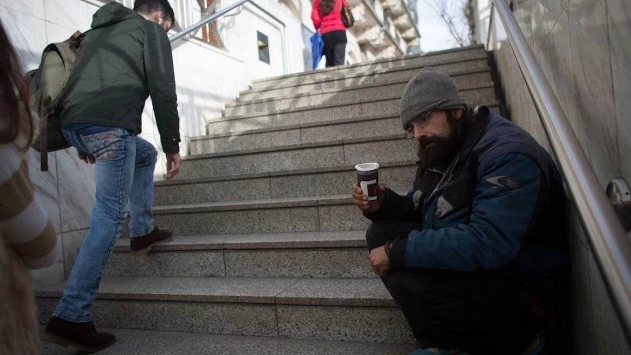 Близо 22% от българите живеят под прага на бедността през 2015 г.