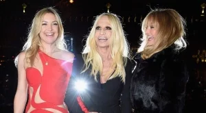 Кейт Хъдсън подчерта тялото си с ефектна рокля