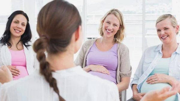Повече срещи на училище за бъдещи мами "Чакам бебе“