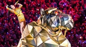 Кейти Пери изнесе страхотно шоу на Супербоул