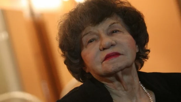 Оперирали Стоянка Мутафова по спешност