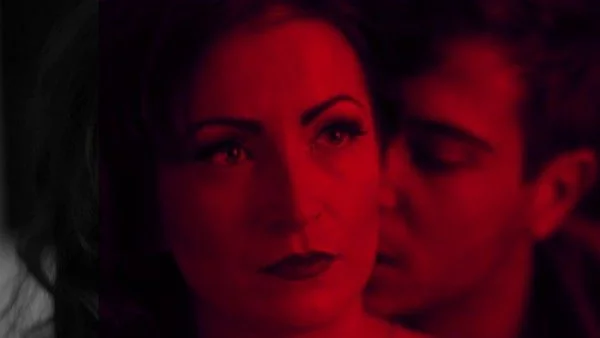 Горещи сцени в дебютното видео на LaText