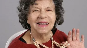 Голямата Стоянка Мутафова става на 93