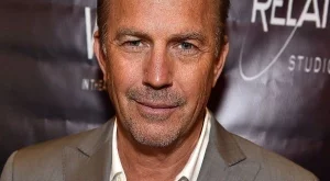 Щерката на Кевин Костнър луда по "Замръзналото кралство"