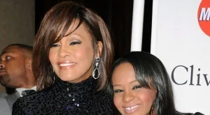 Дъщерята на Уитни Хюстън ще бъде погребана до нея 