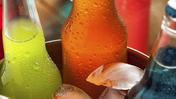 Защо всъщност не се отслабва от диетичните напитки