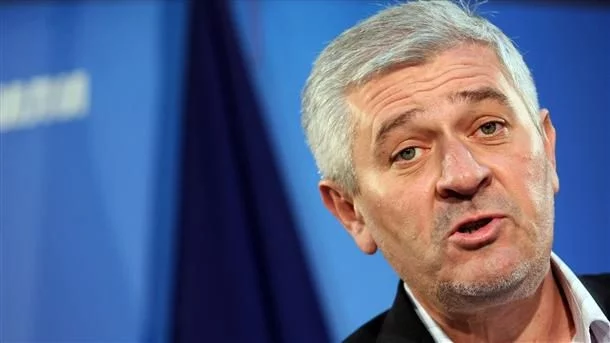 Шарков: Срещу пръстовия отпечатък протестират хора, които не искат да има контрол