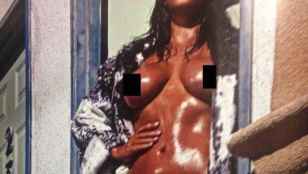 Ким отново лъсна чисто гола