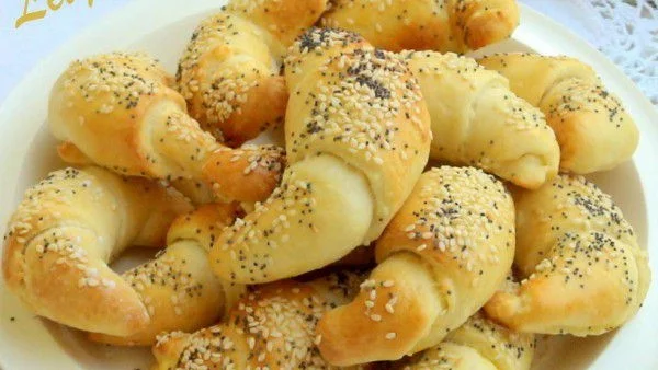 Кифлички със сирене