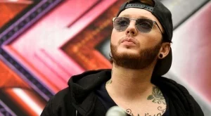 Джеймс Артър и Джо Лин Търнър на финала на X Factor