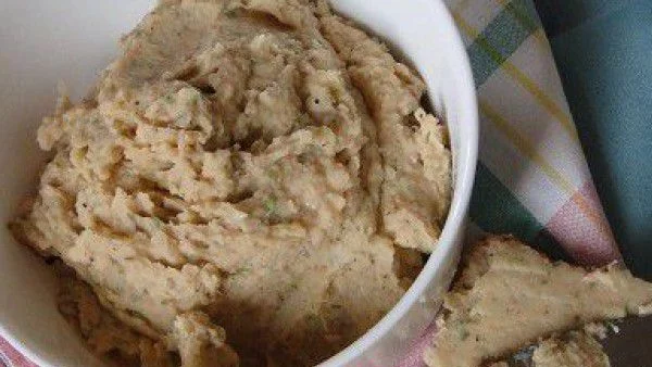 Пастет от боб с лук